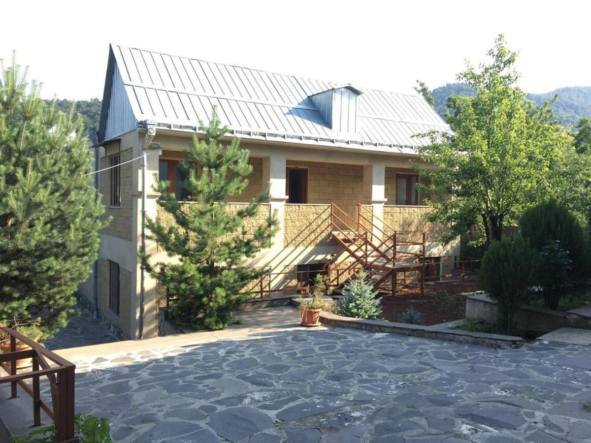 Dil Hill By Sam Bed and Breakfast Dilidzjan Buitenkant foto