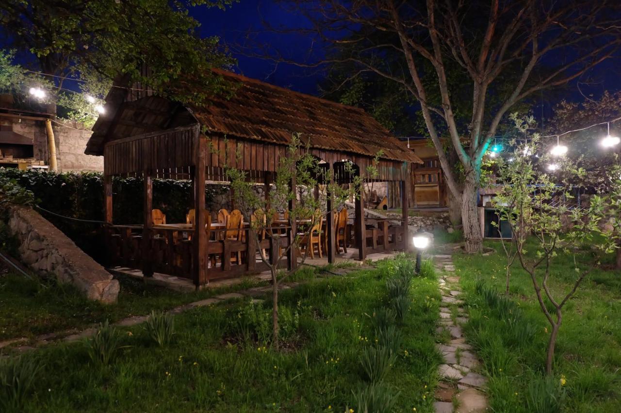 Dil Hill By Sam Bed and Breakfast Dilidzjan Buitenkant foto